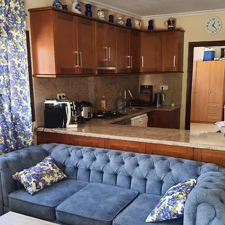 Pinos 8f * Κάλπε